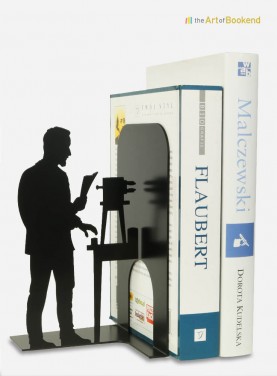 Serre-livres Pierre Curie au travail devant son électroscope. Hauteur 19 cm