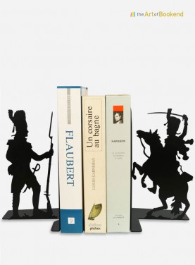 The set of bookends Grognard and Hussard of the french imperial guard. Steel laser cut. Height 19 cm